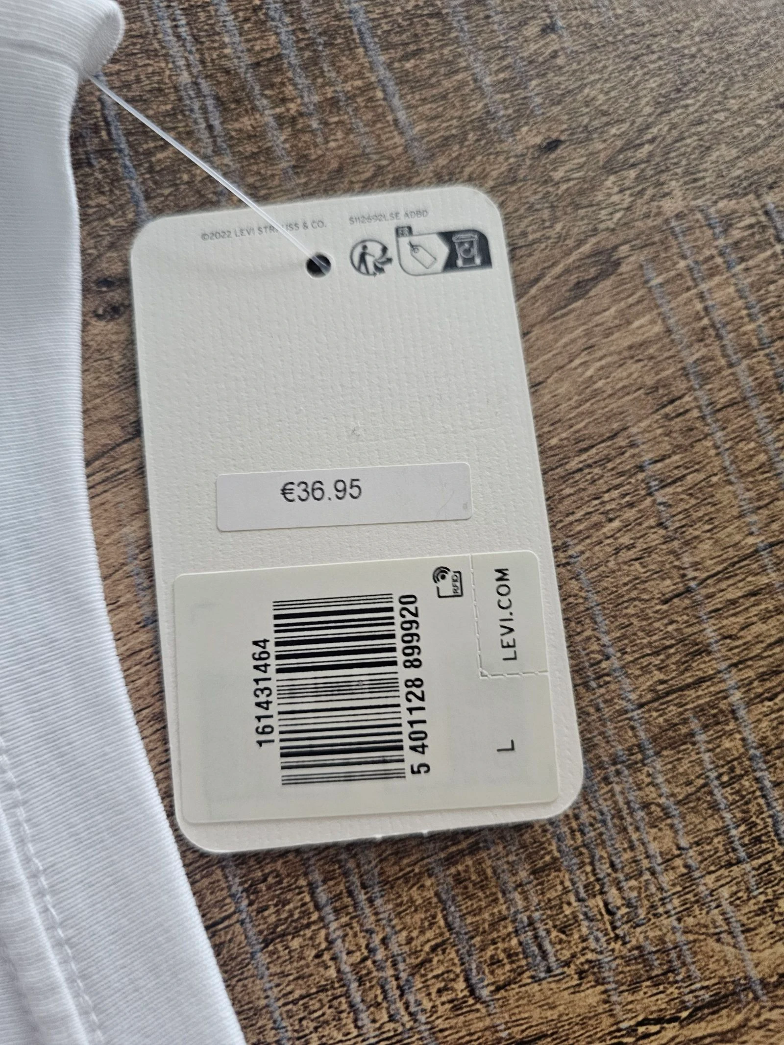 T-shirt Levi's neuf - taille L - 100% coton – photo 9
